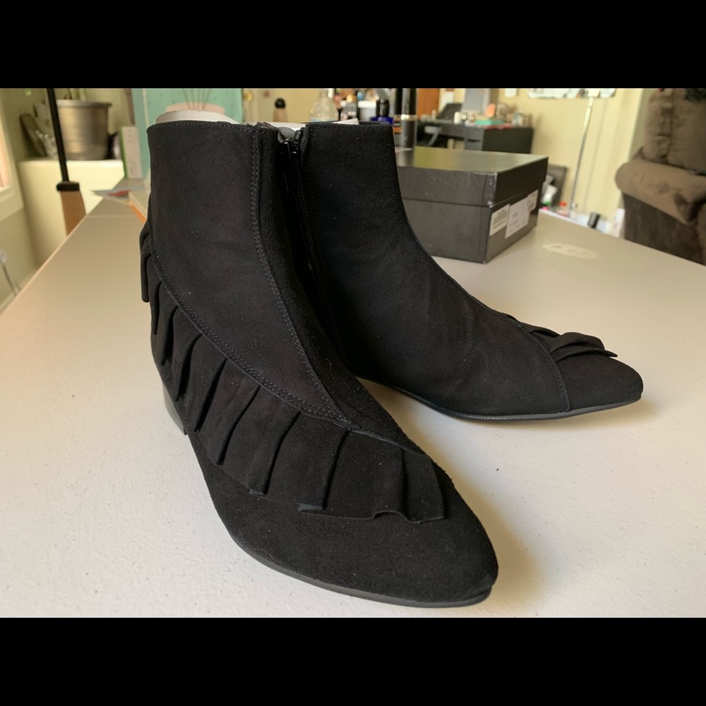 Renvy Mid Heel Booties Black Suede 6 1/2, 6.5